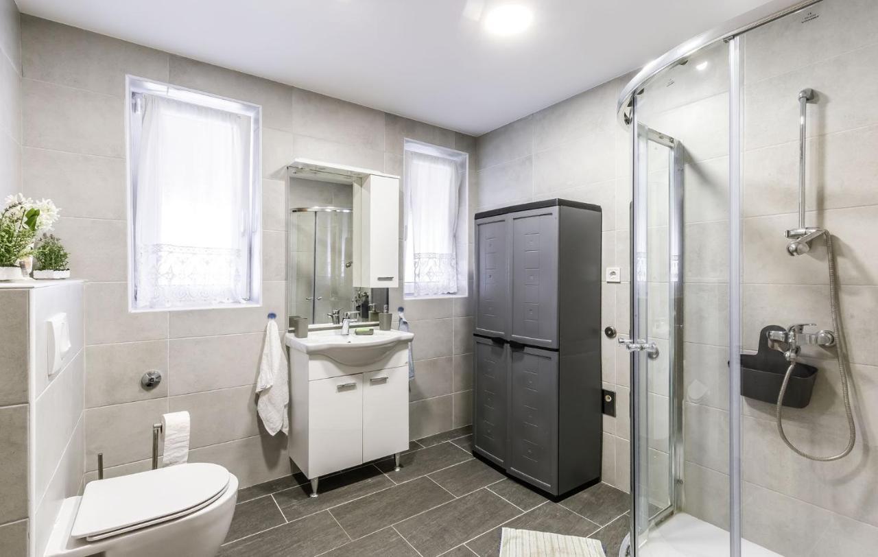 Milo Apartment Porec Exterior photo