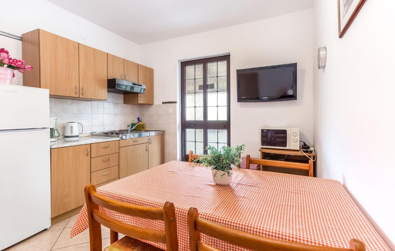 Milo Apartment Porec Exterior photo